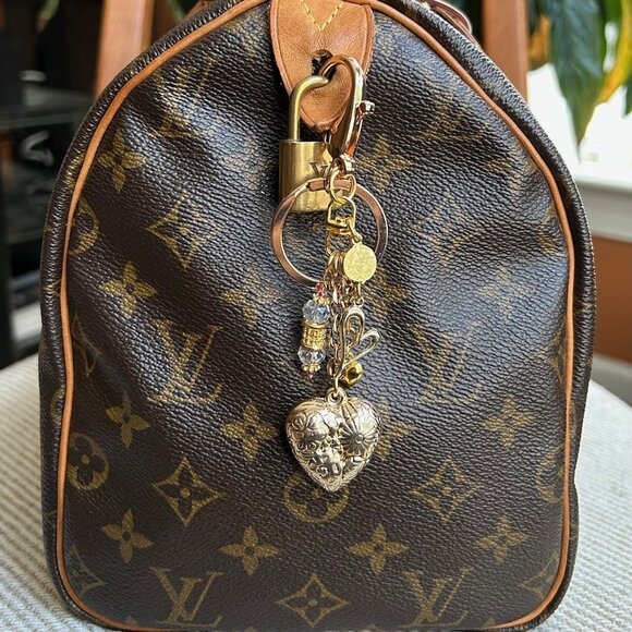 LOVE BAG CHARM, HEART CHARMS Gold Tone 💕✨ - Picture 6 of 7